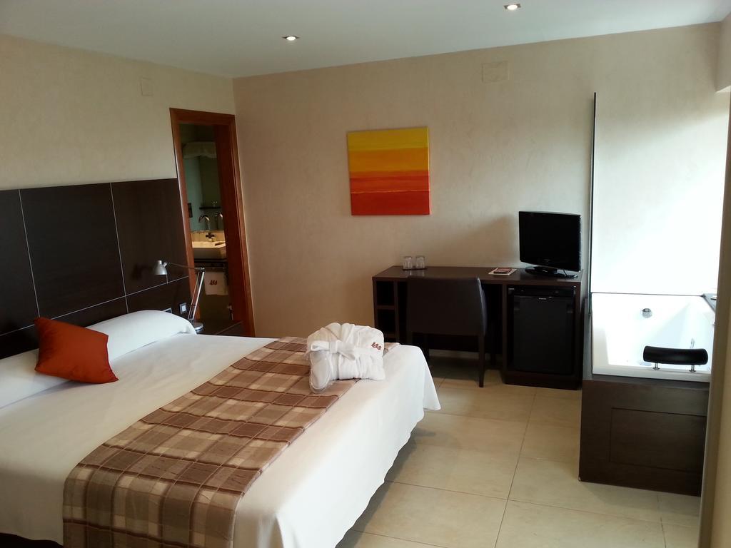 Montaltmar Hotel ซัมบีเซนซ์ เดอ มุนตาล ภายนอก รูปภาพ